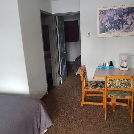 سيكاموس Anchor Riverfront Motel المظهر الخارجي الصورة