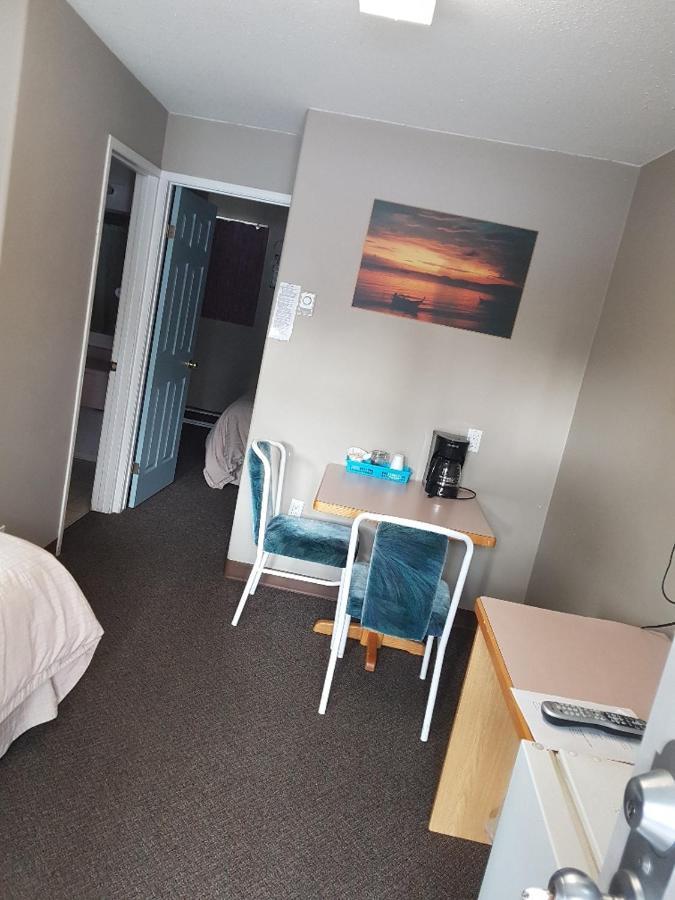 سيكاموس Anchor Riverfront Motel المظهر الخارجي الصورة